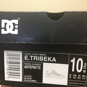 Men’s 10 DC Shoes E Tribeka athletic skate shoe